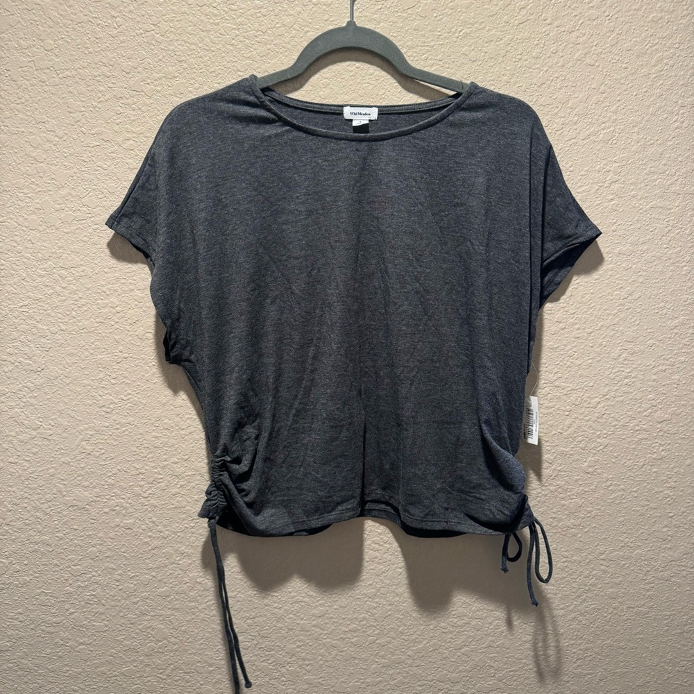 NWT Wild Meadow size Large Cropped Cinched Grey Top